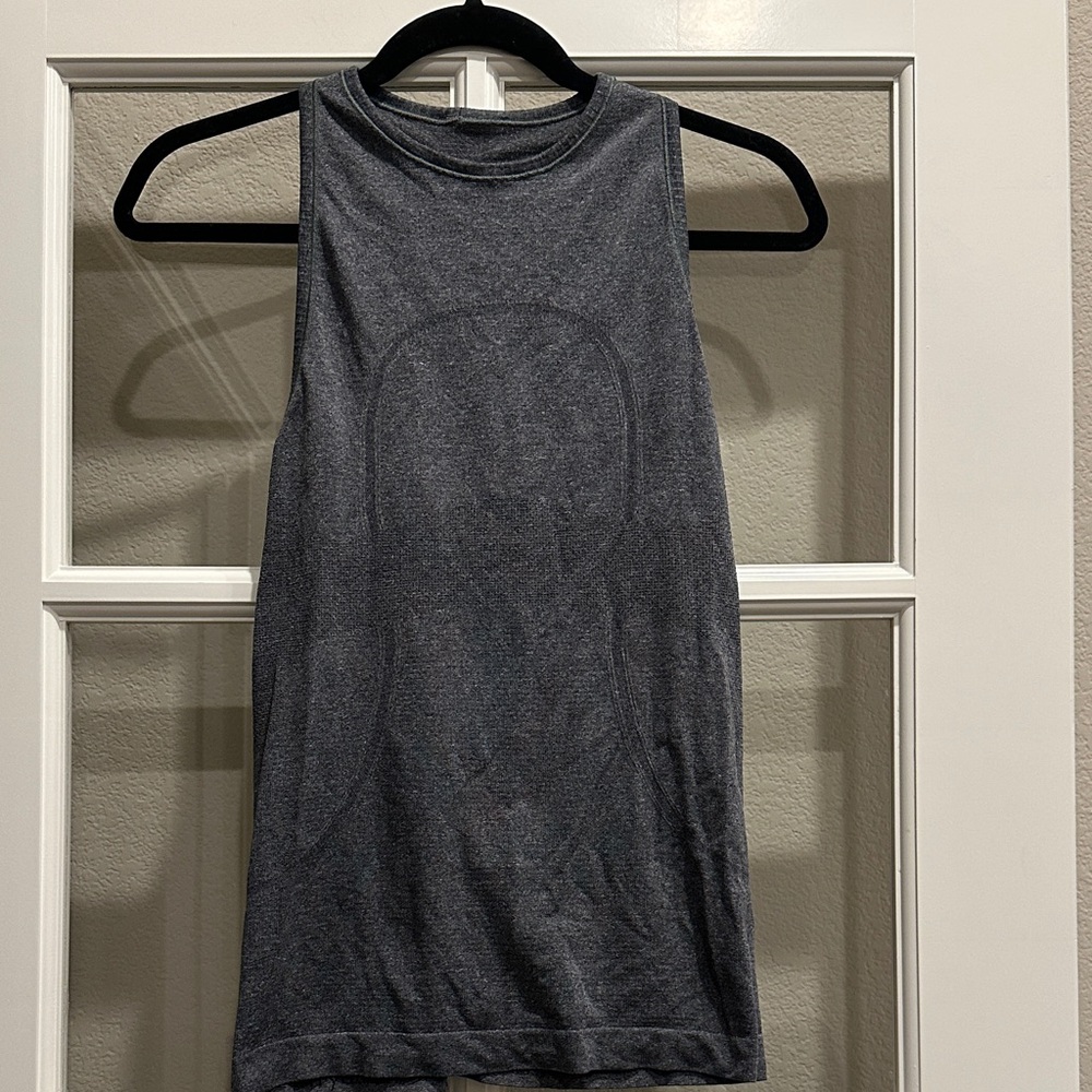 Lululemon Swiftly tech racerback high neck tank, women’s size 6